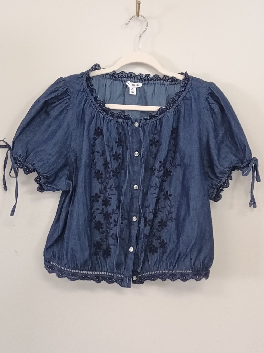 NWT Free Assembly Embroidered Floral Dark Denim Peasant Boho Puff Sleeve Top XL